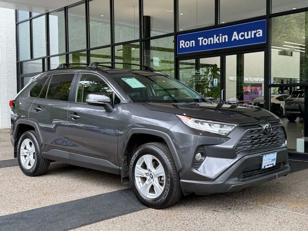 2019 Toyota Rav4 XLE - Image 2