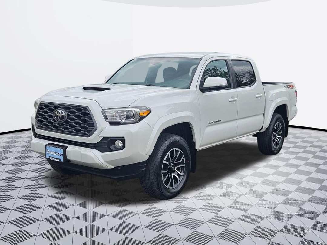 2023 Toyota Tacoma TRD Sport - Image 2