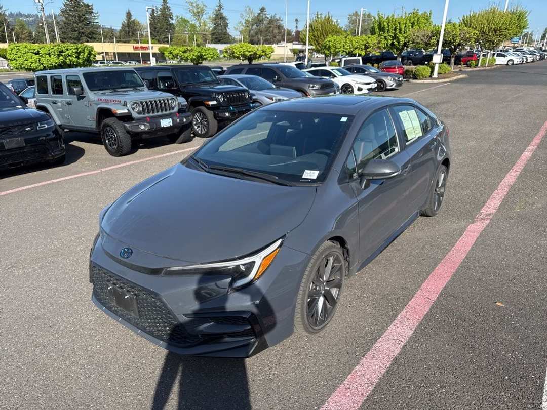 2025 Toyota Corolla SE - Image 3
