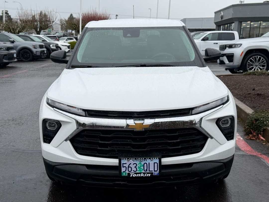2025 Chevrolet Trailblazer LS - Image 3
