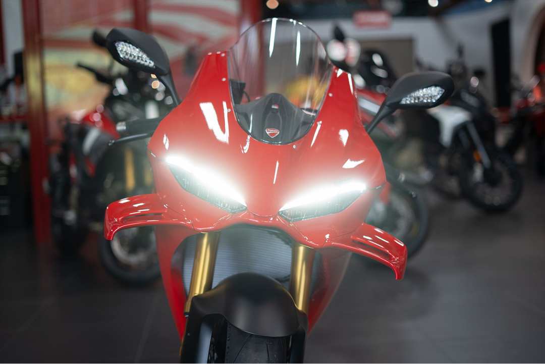 2025 Ducati Panigale V4 S - Image 3