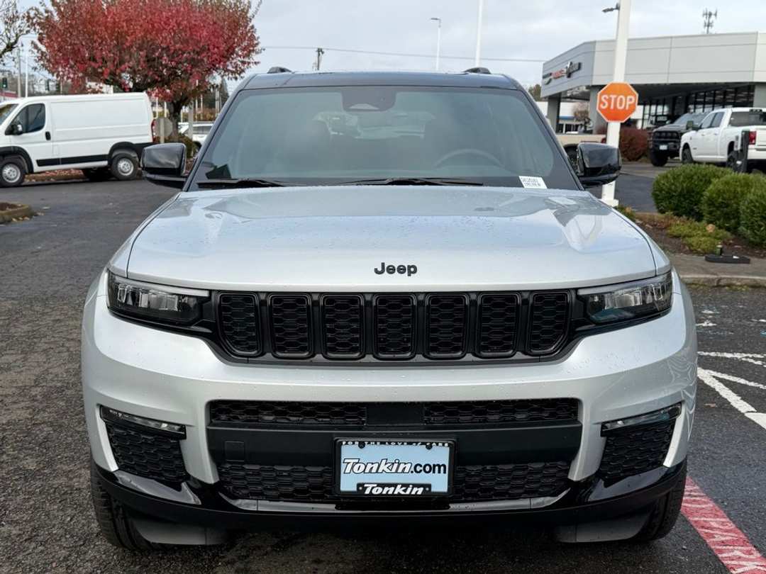 2025 Jeep Grand Cherokee L Limited - Image 3