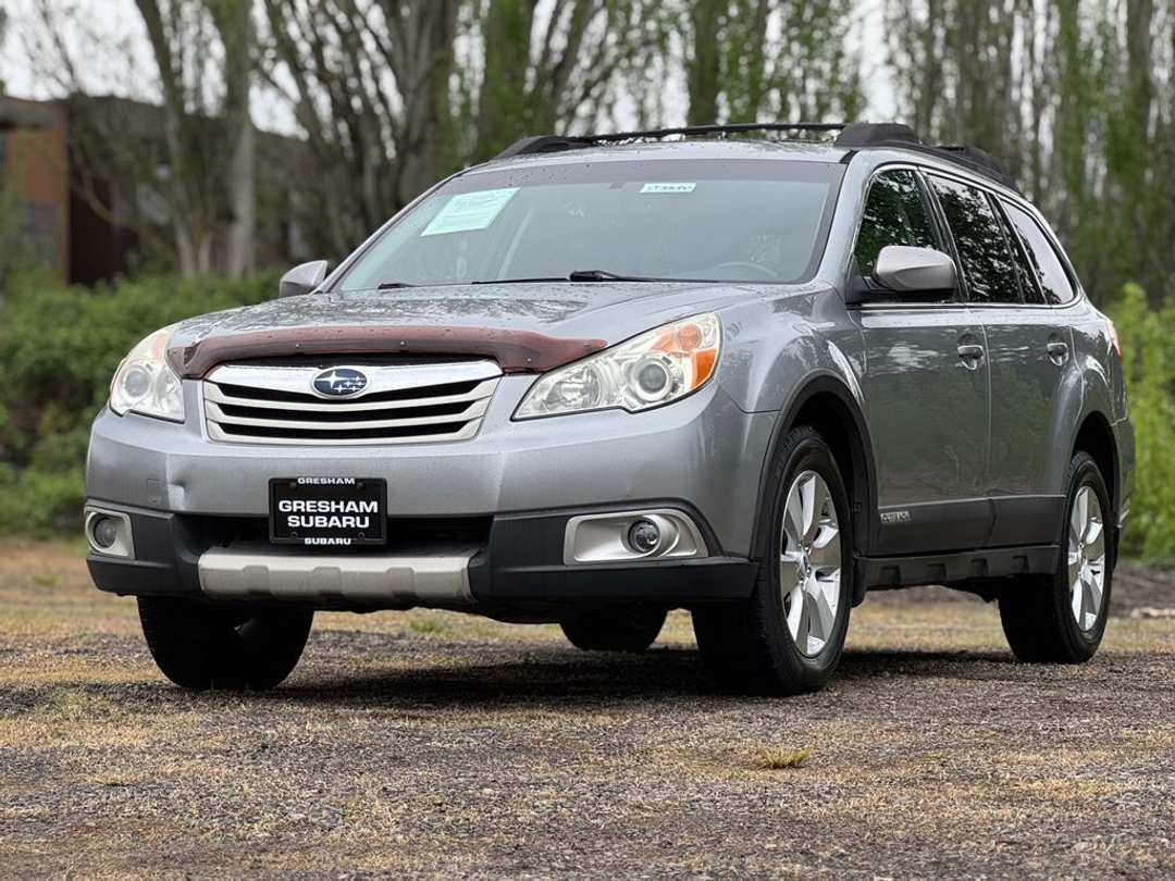 2011 Subaru Outback 3.6R - Image 3