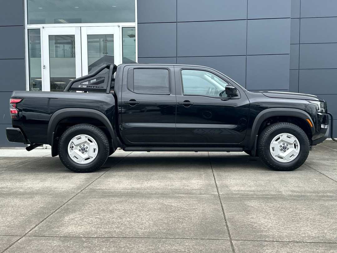 2024 Nissan Frontier SV - Image 2