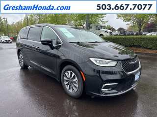 2024 Chrysler Pacifica Select