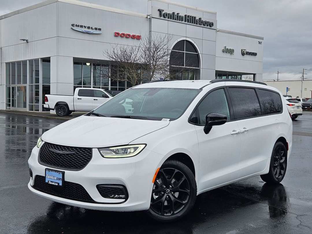 2026 Chrysler Pacifica Select - Image 2