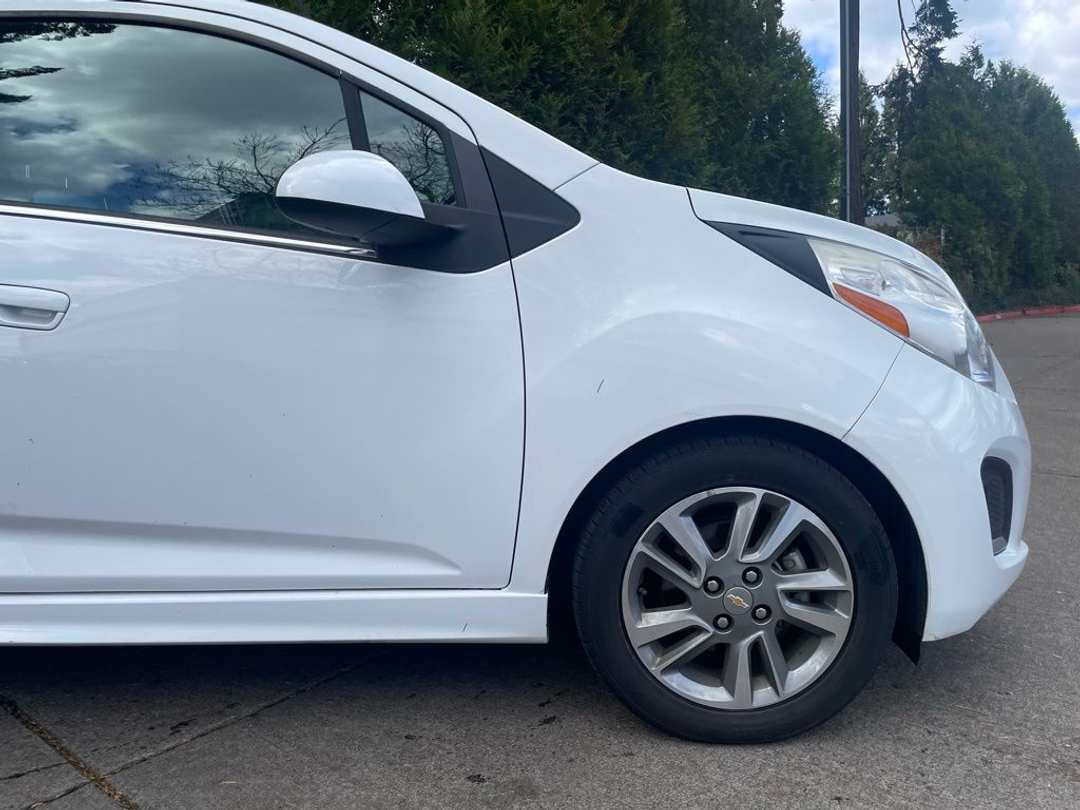 2016 Chevrolet Spark Ev 1LT - Image 2