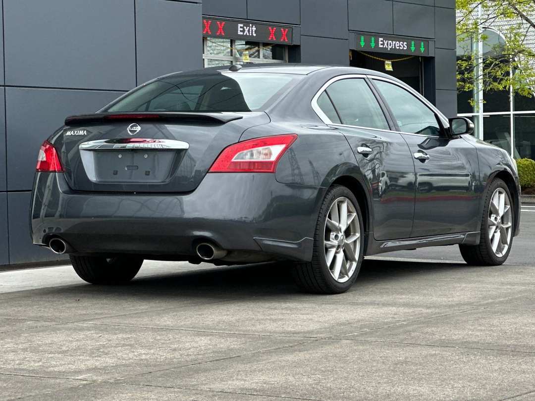 2011 Nissan Maxima 3.5 SV - Image 3