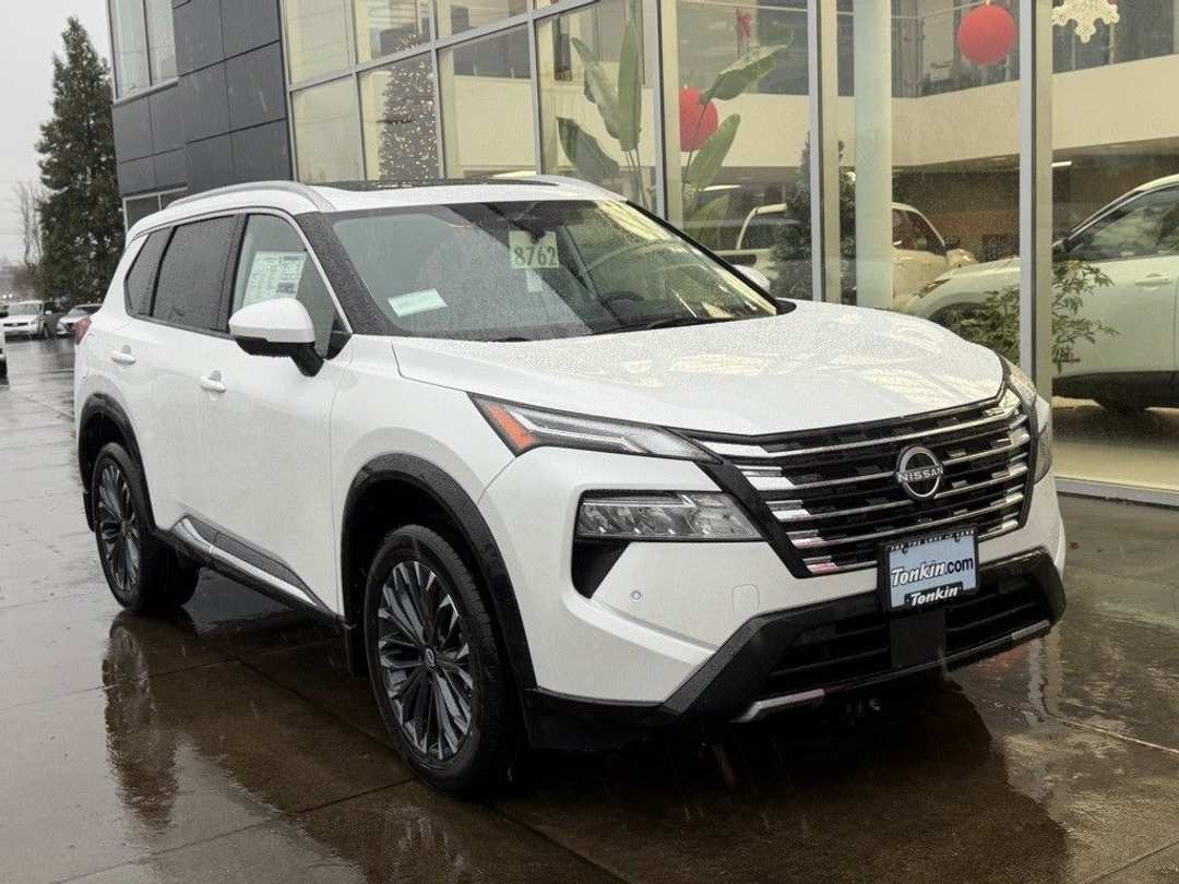 2026 Nissan Rogue Platinum - Image 2