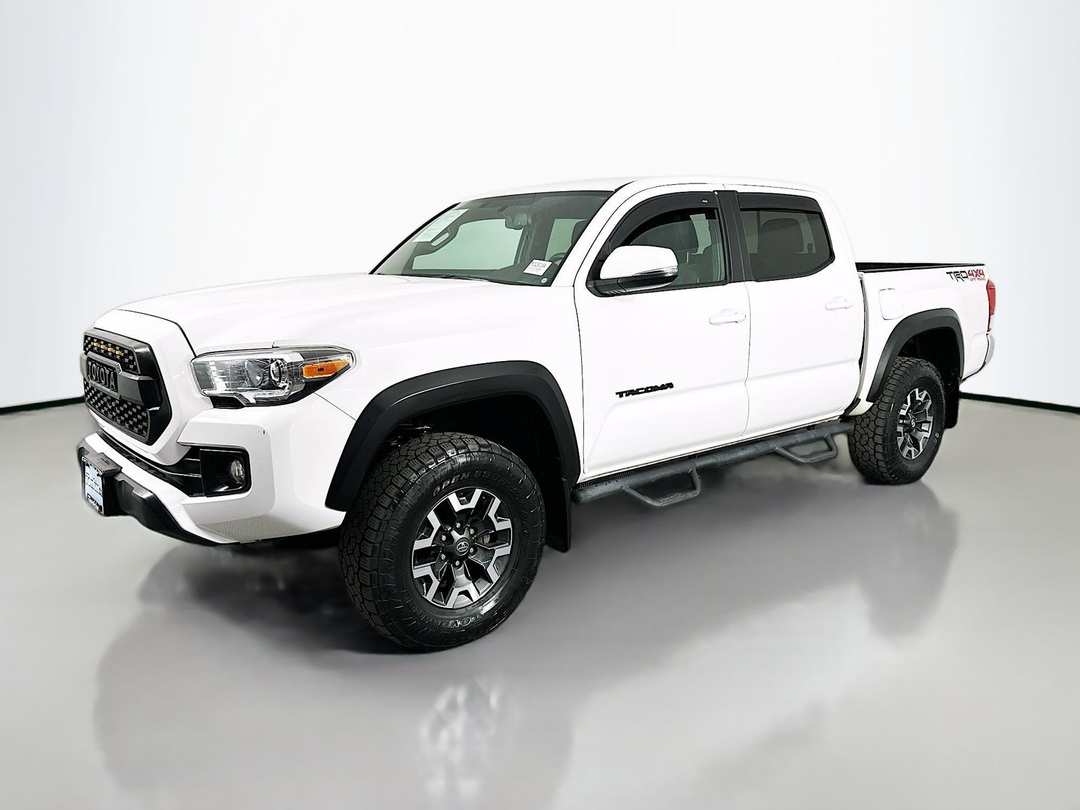 2017 Toyota Tacoma TRD OffRoad - Image 3
