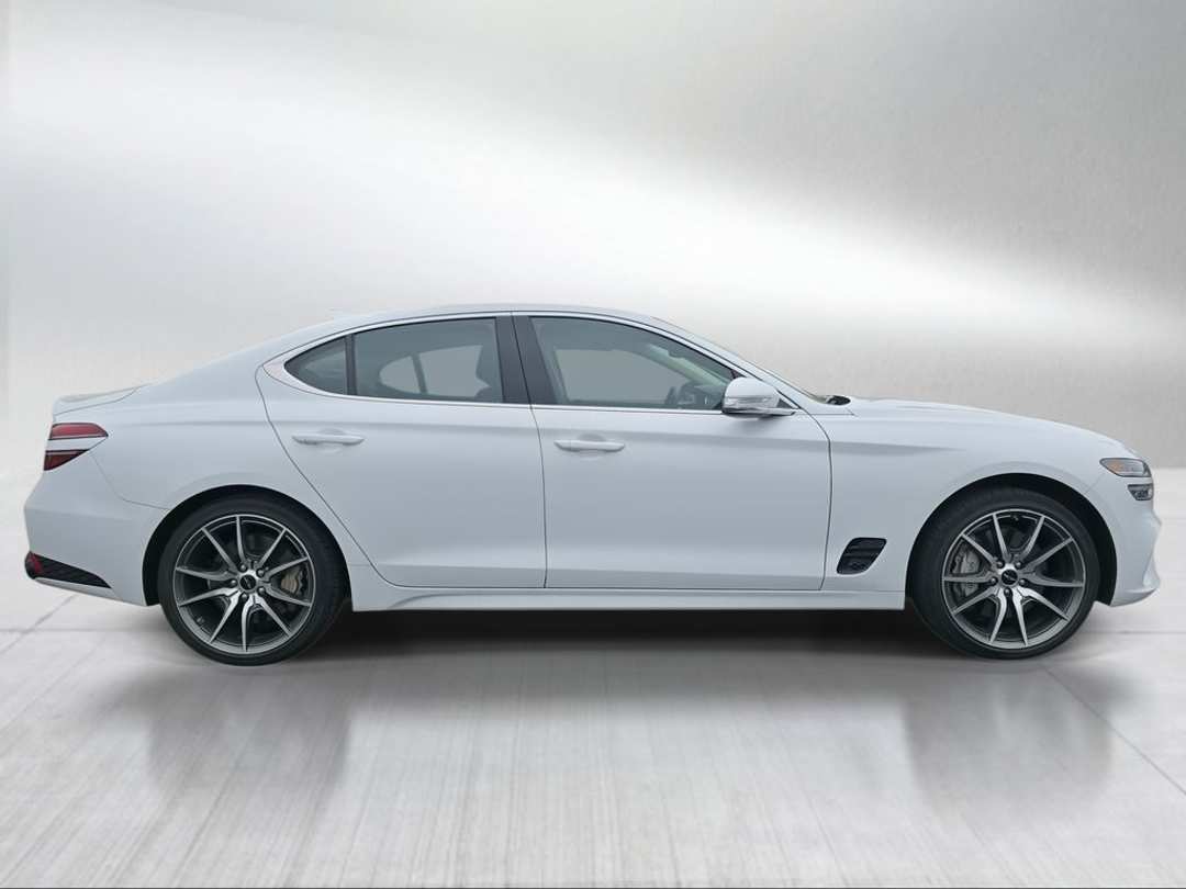 2025 Genesis G70 2.5T - Image 2