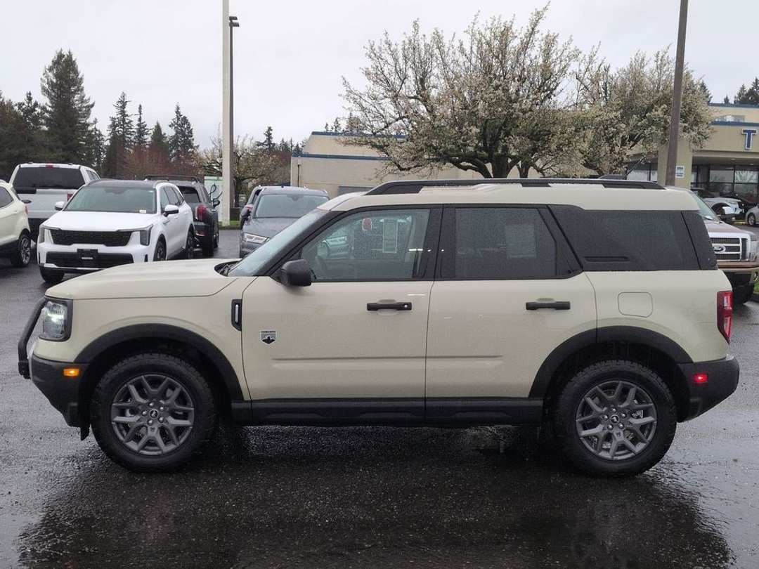 2025 Ford Bronco Sport Big Bend - Image 2