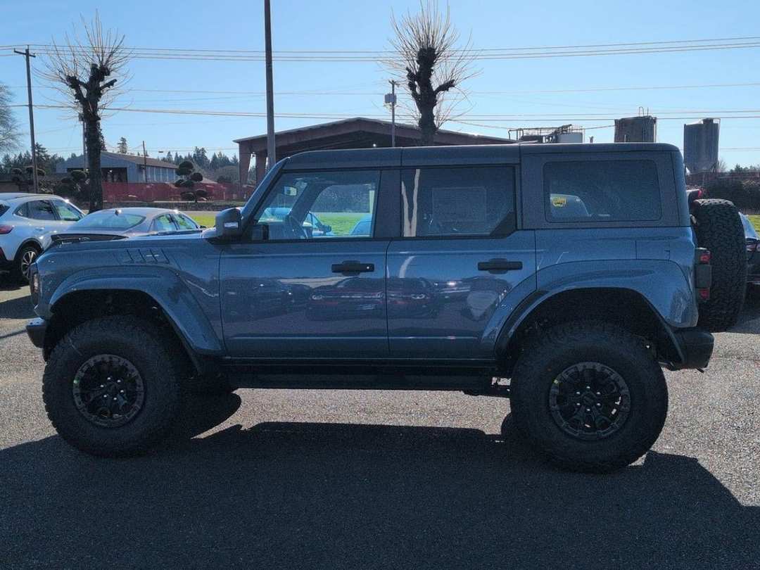 2025 Ford Bronco Raptor - Image 2