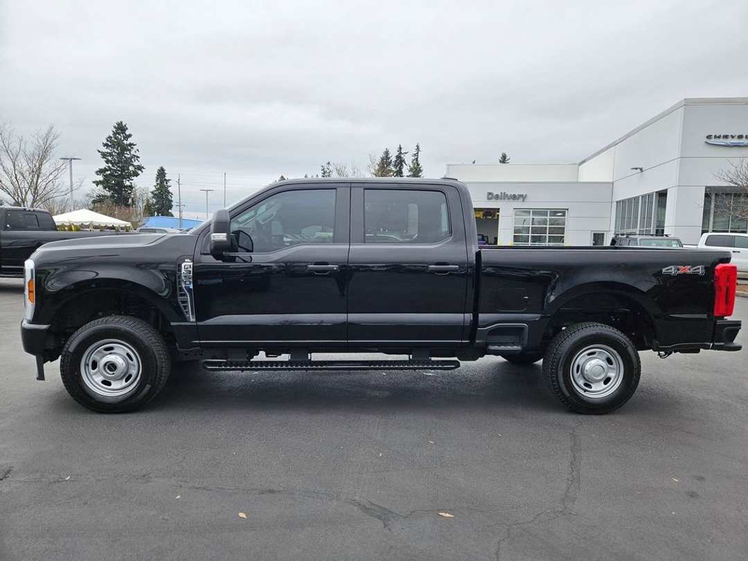 2024 Ford F-350Sd XL - Image 3