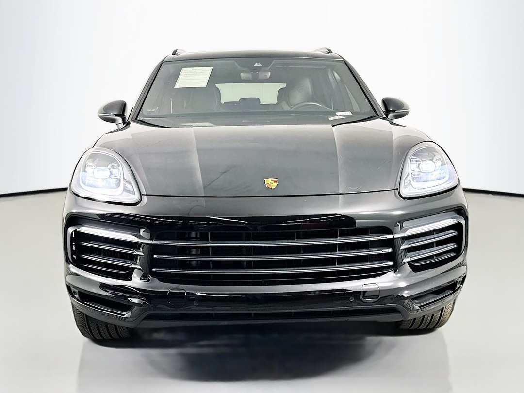 2023 Porsche Cayenne Base - Image 2