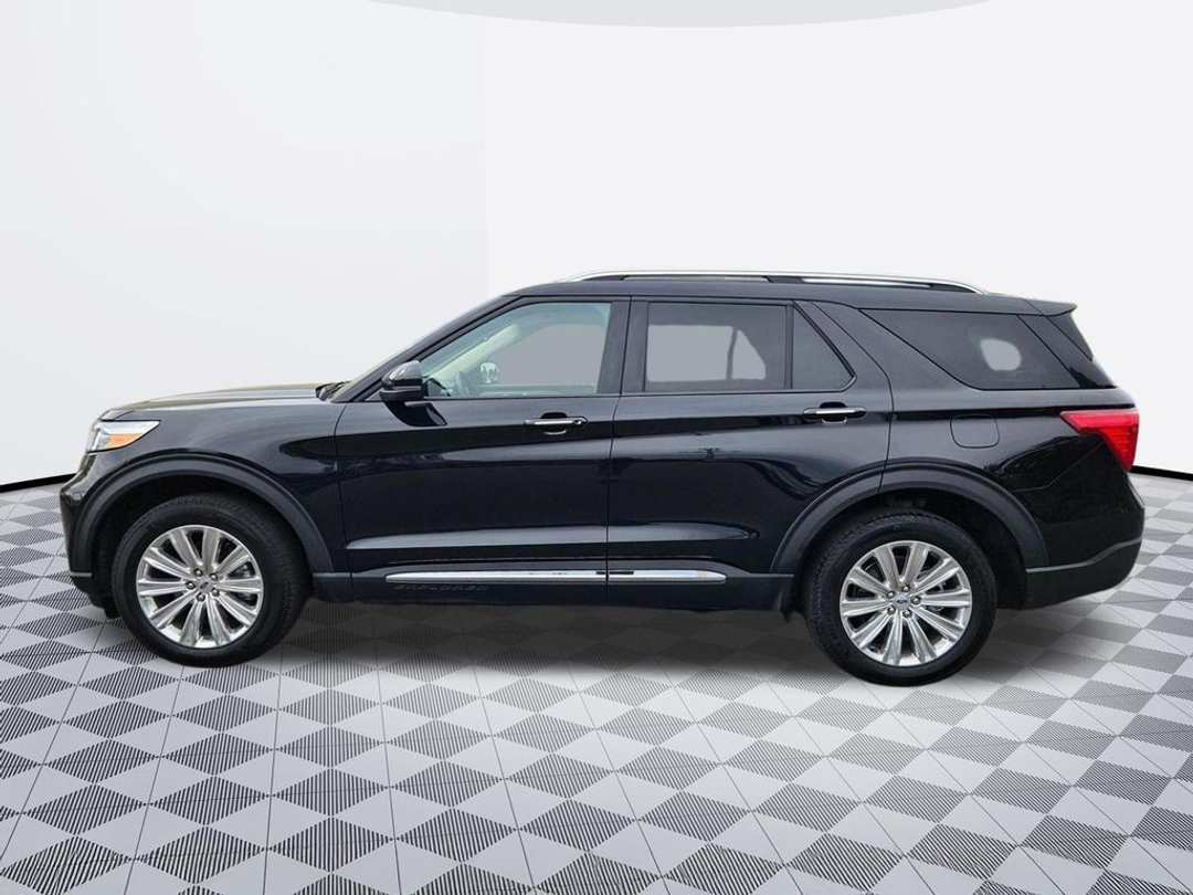 2022 Ford Explorer Limited - Image 3