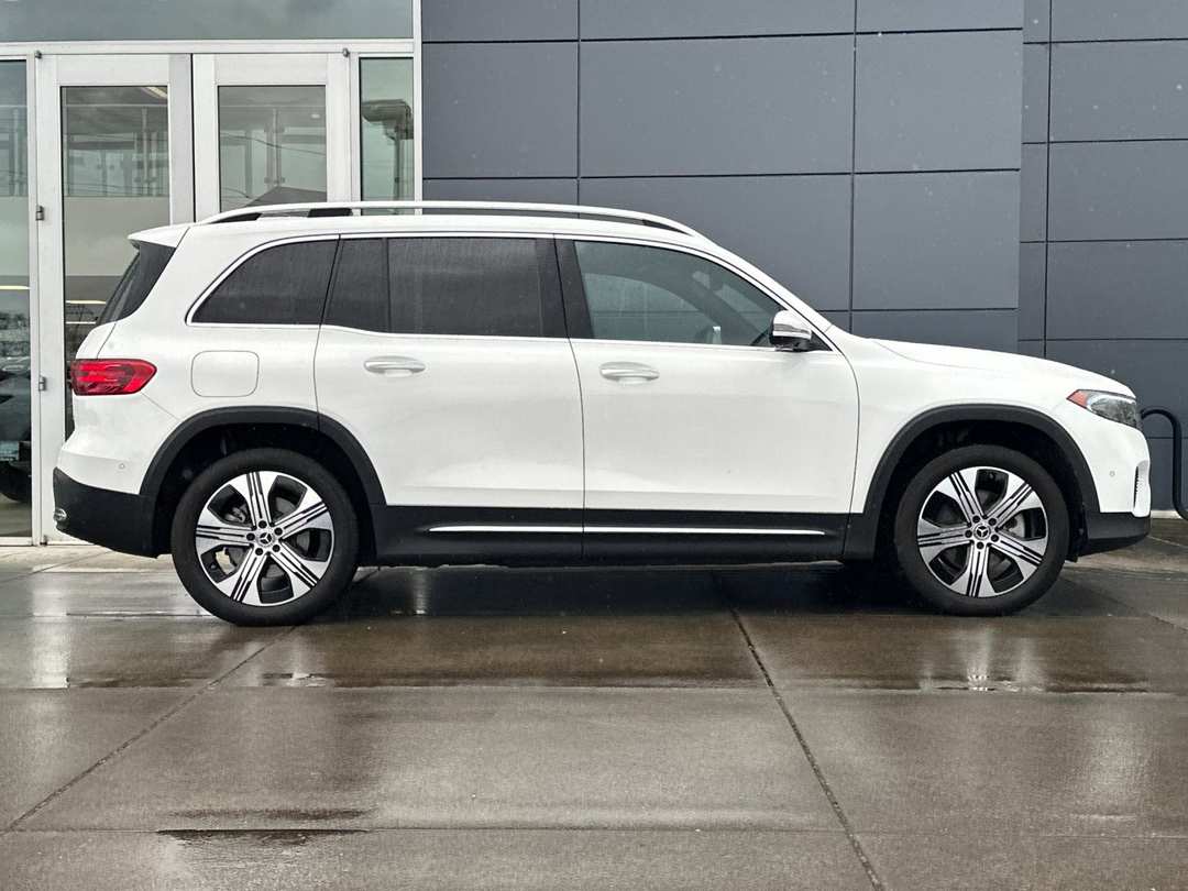 2024 Mercedes-Benz EQB 300 - Image 2