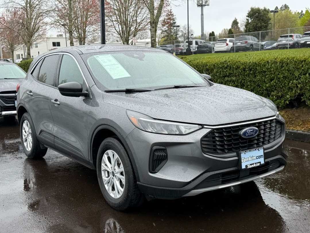 2024 Ford Escape Active - Image 2