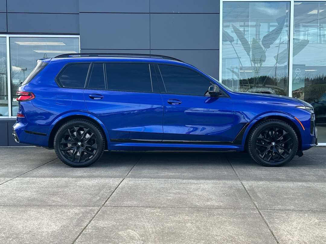 2025 BMW X7 M60i - Image 2