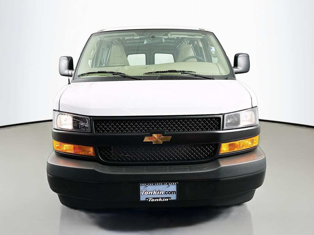 2026 Chevrolet Express 3500 Work - Image 2