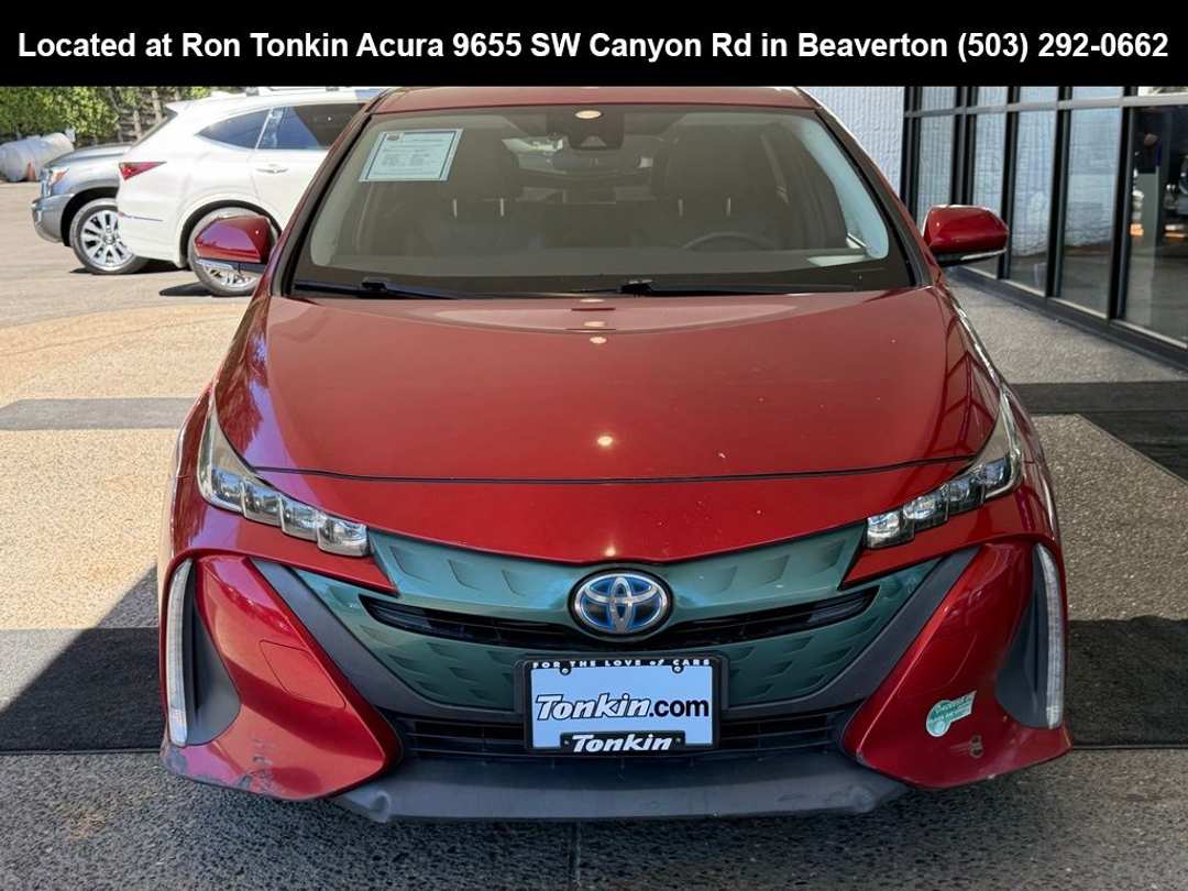 2017 Toyota Prius Prime Premium - Image 3