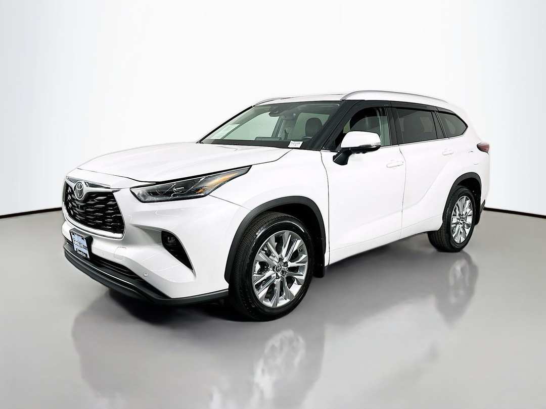 2024 Toyota Highlander Limited - Image 3