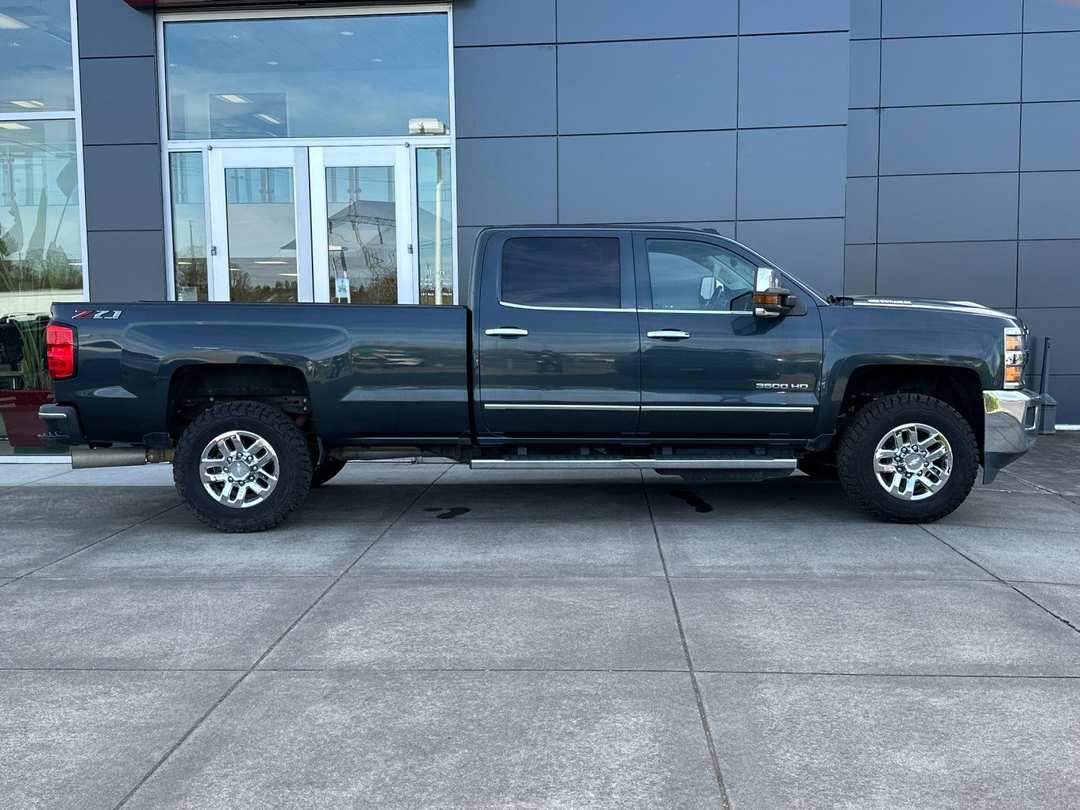 2019 Chevrolet Silverado 3500Hd LTZ - Image 2