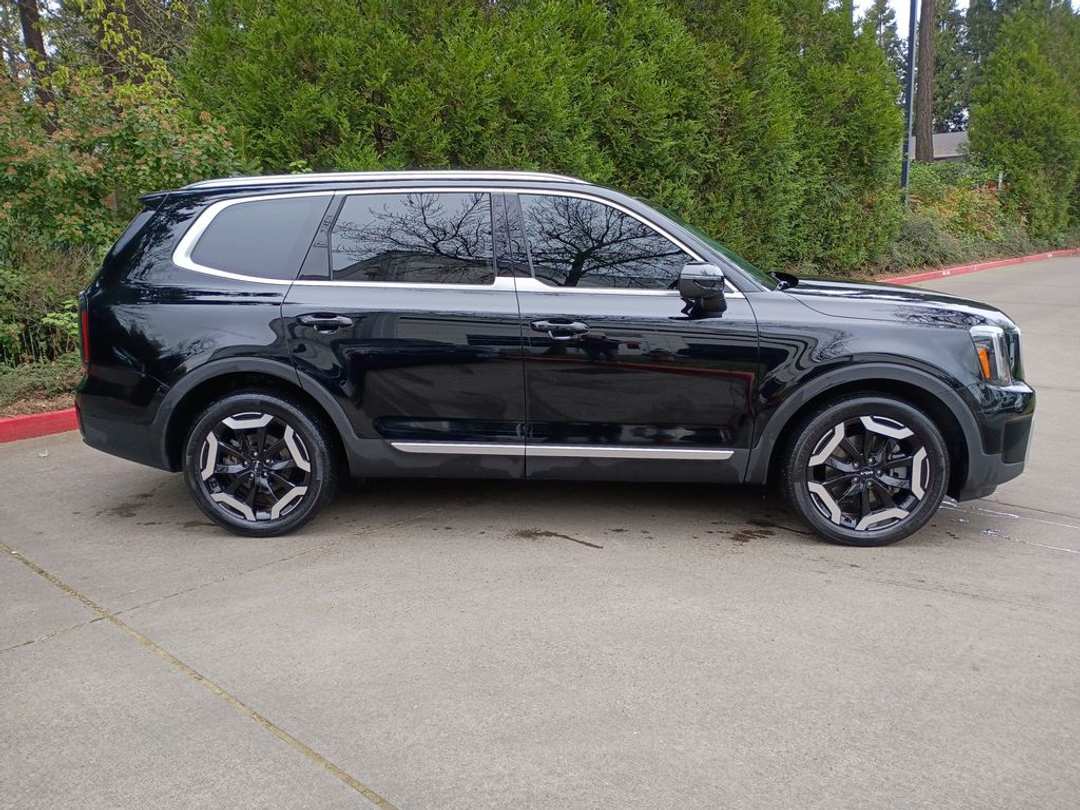 2023 Kia Telluride EX - Image 3