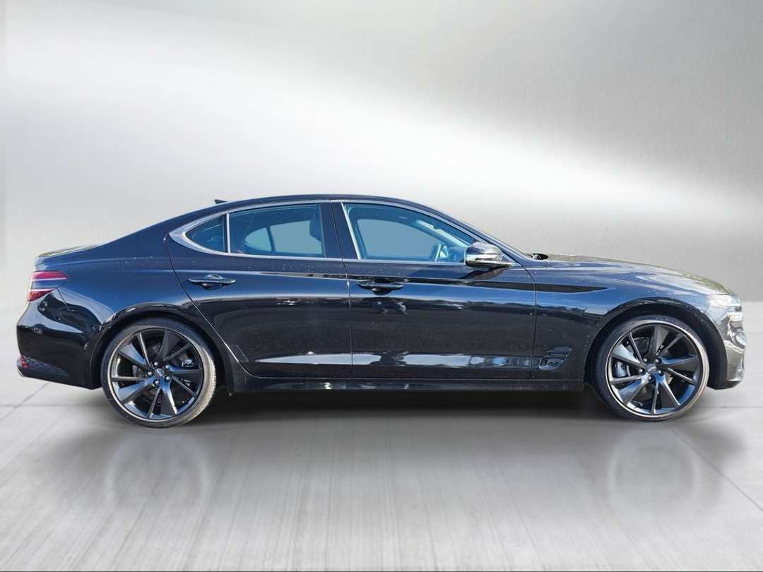 2023 Genesis G70 2.0T - Image 2