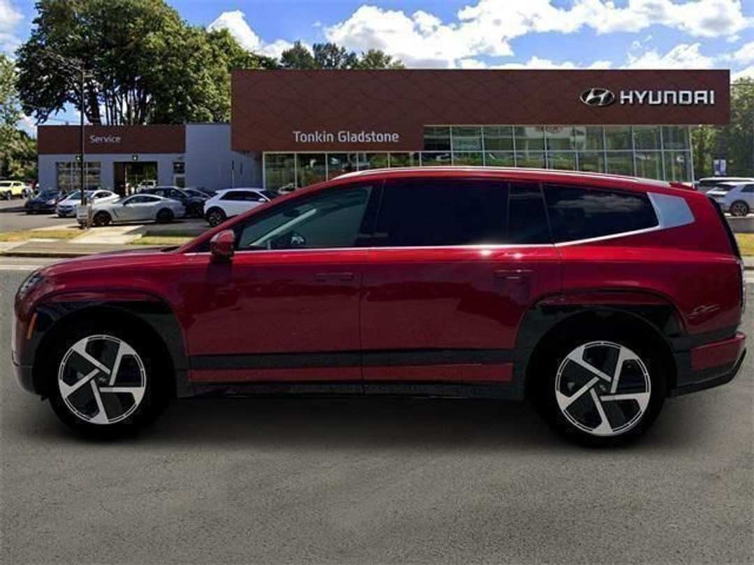 2026 Hyundai Ioniq 9 Performance Limited - Image 3