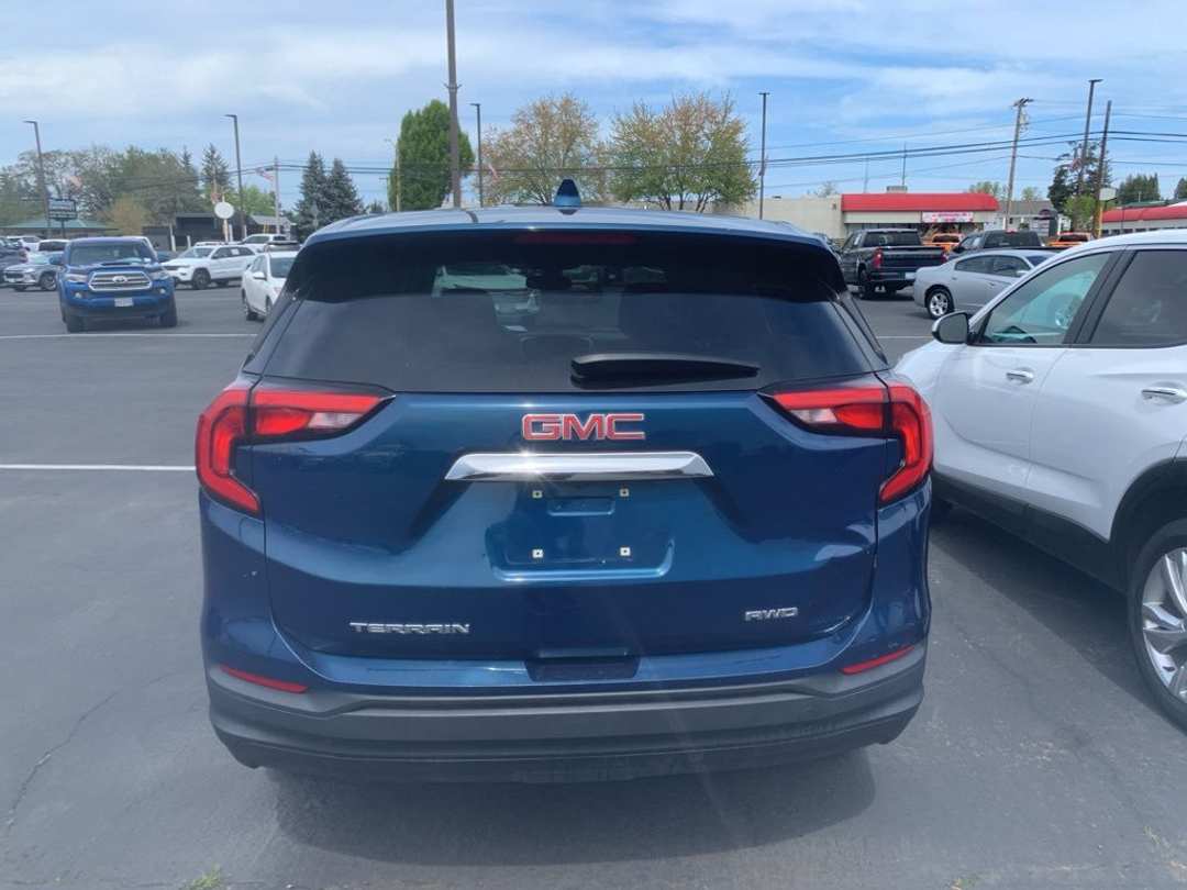 2020 GMC Terrain SLE - Image 3