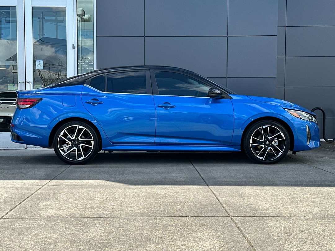 2024 Nissan Sentra SR - Image 2