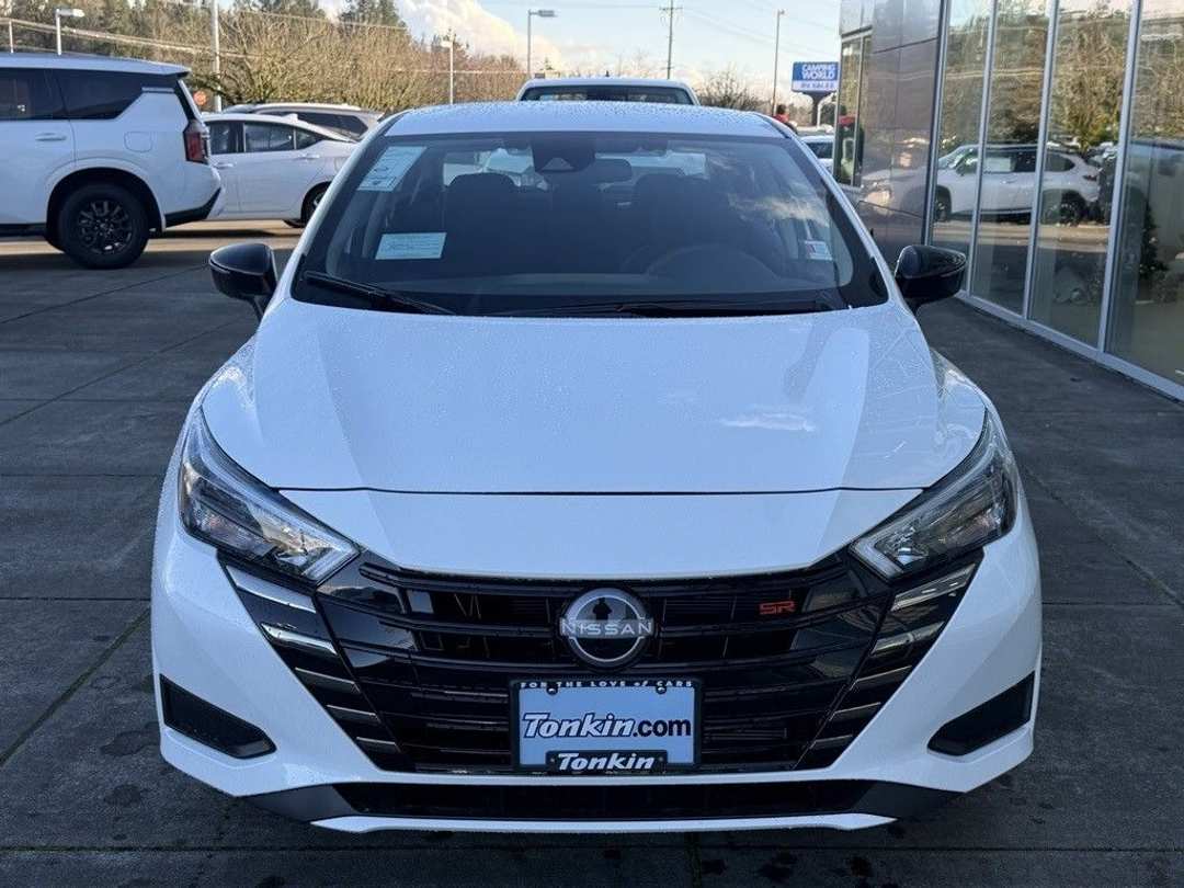 2025 Nissan Versa 1.6 SR - Image 3