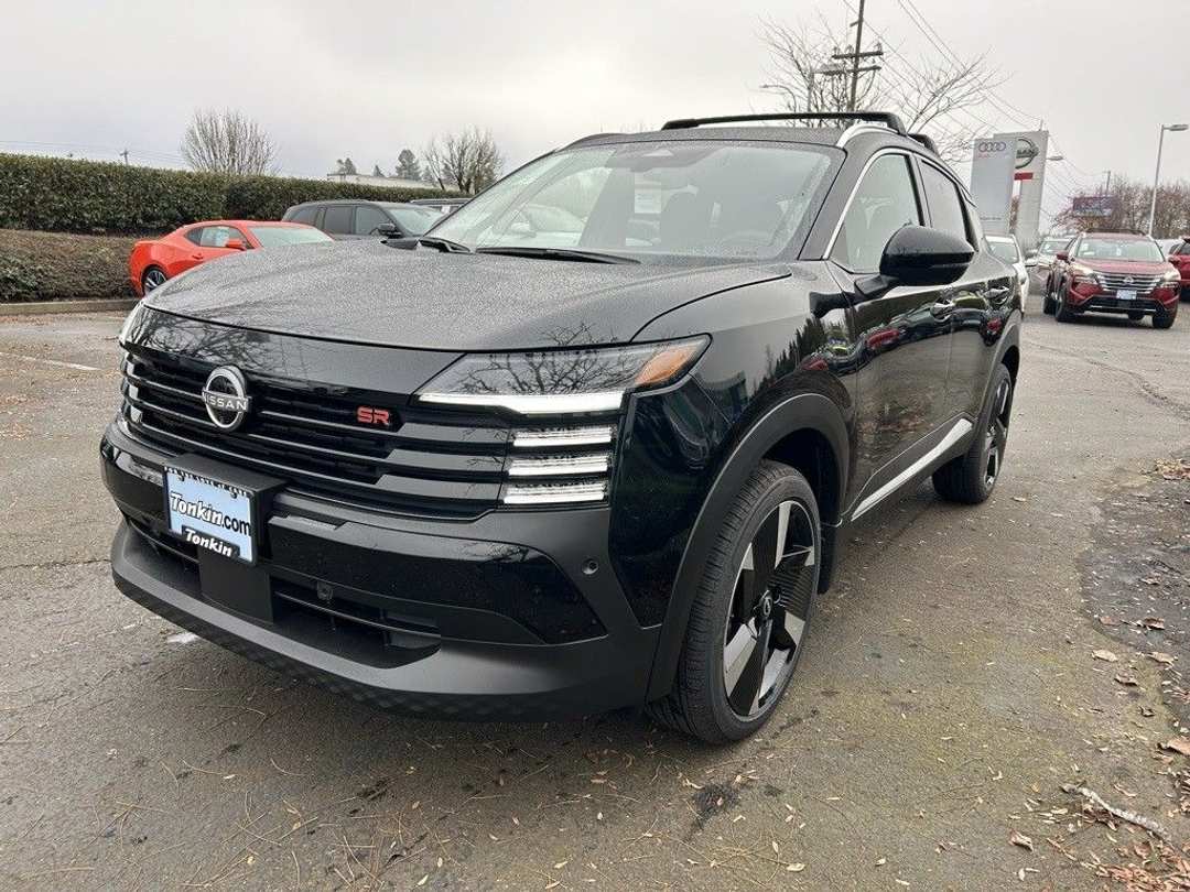 2025 Nissan Kicks SR - Image 3