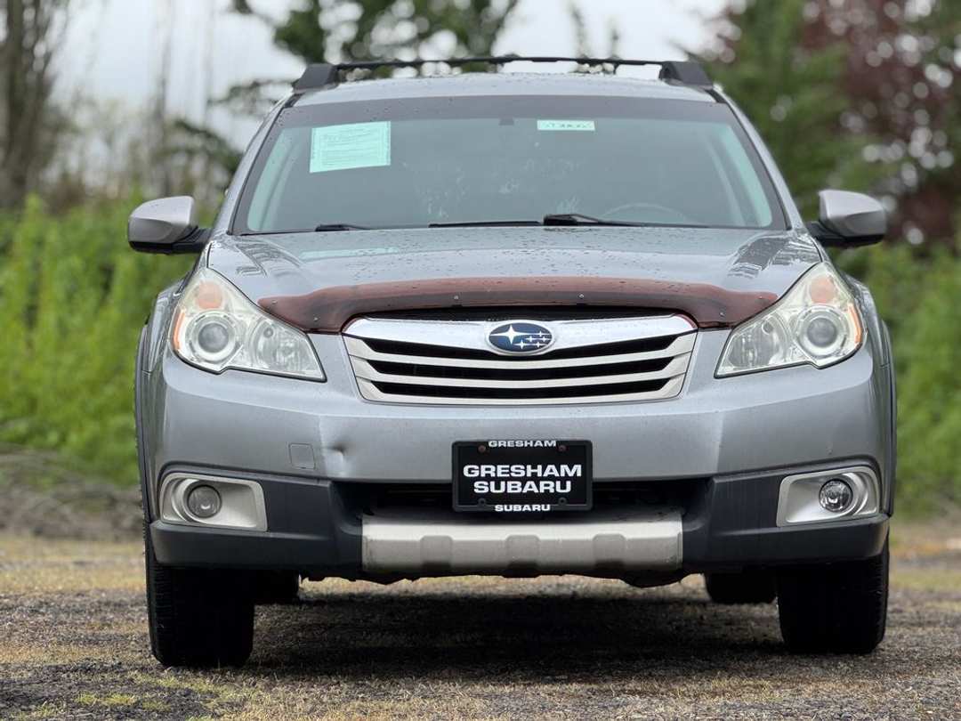 2011 Subaru Outback 3.6R - Image 2