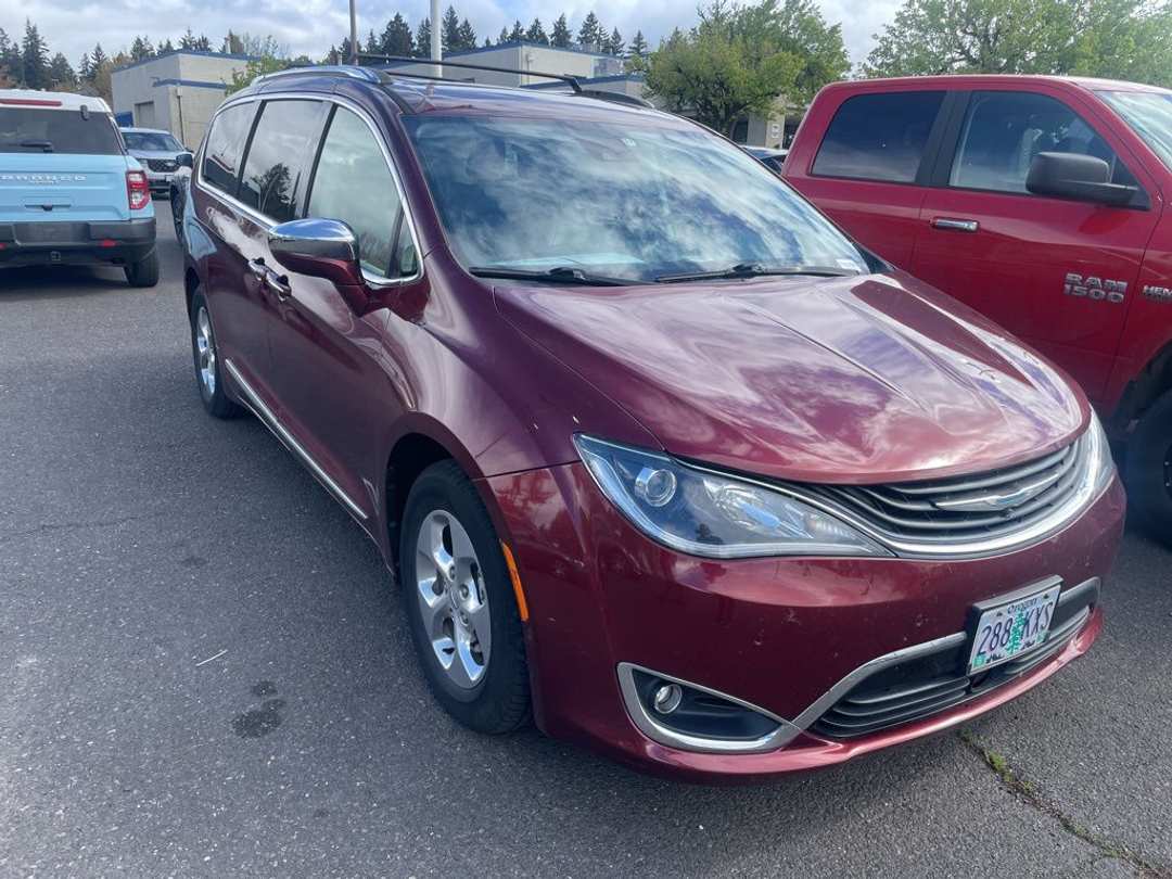 2018 Chrysler Pacifica Limited - Image 3