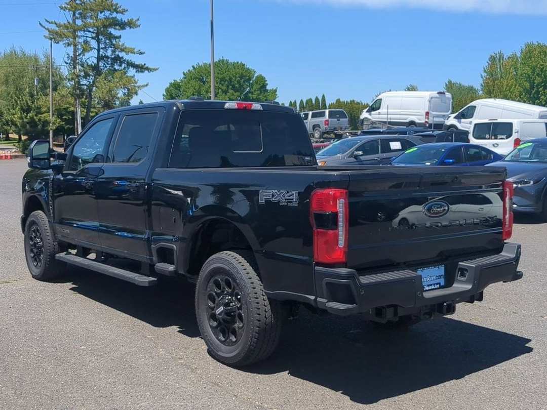 2025 Ford F-350Sd XLT - Image 3