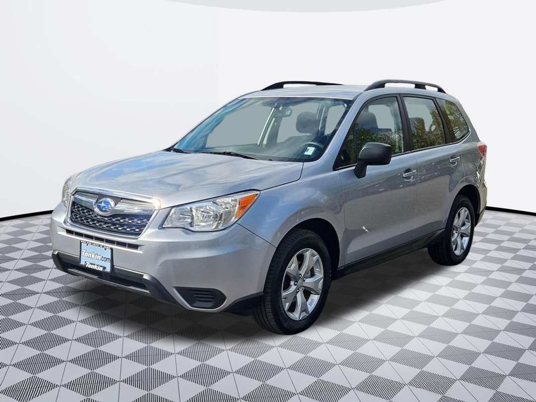 2015 Subaru Forester 2.5i - Image 2