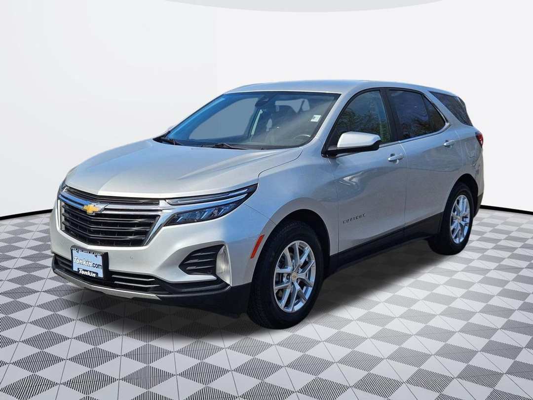 2022 Chevrolet Equinox LT - Image 2