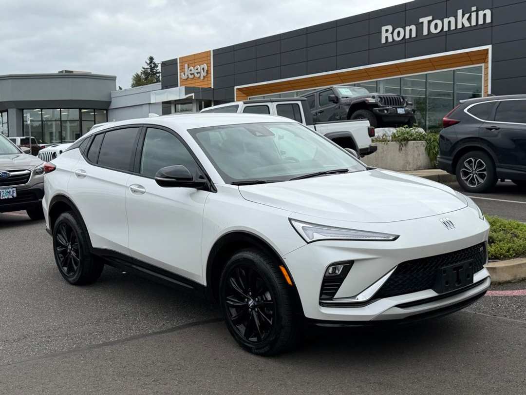 2024 Buick Envista Sport Touring - Image 2