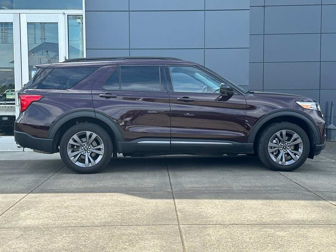 2023 Ford Explorer XLT - Image 2
