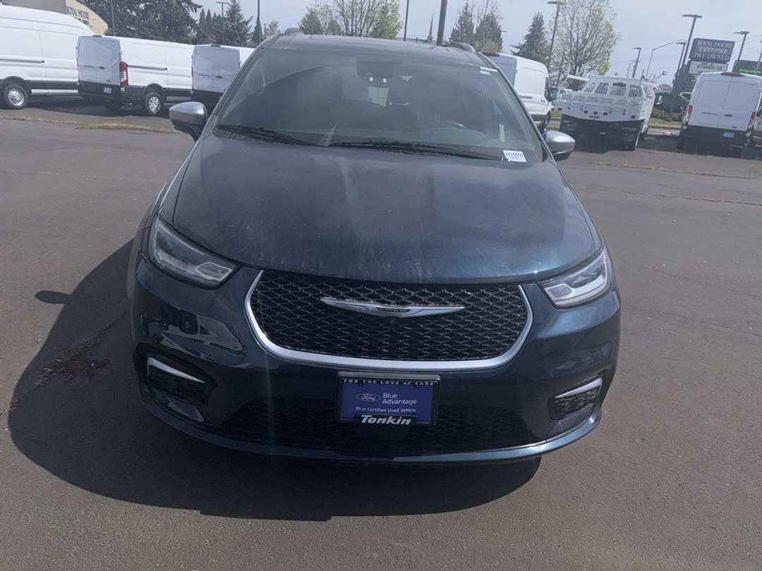 2022 Chrysler Pacifica Pinnacle - Image 2