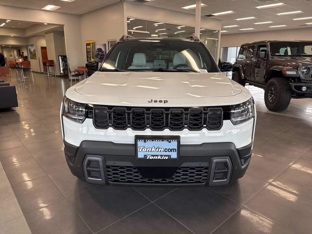 2026 Jeep Cherokee Overland - Image 2