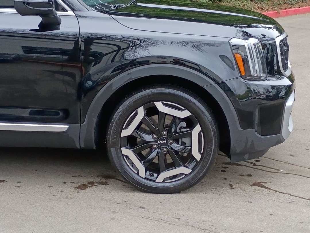2023 Kia Telluride EX - Image 2