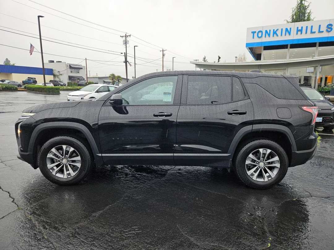 2025 Chevrolet Equinox LT - Image 3