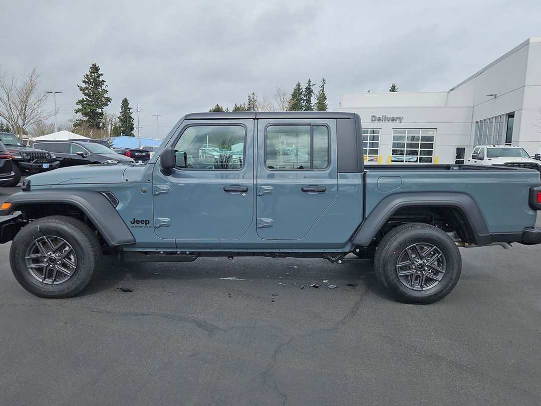 2026 Jeep Gladiator Sport - Image 3
