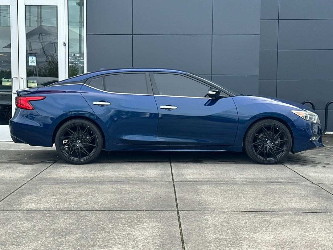 2018 Nissan Maxima 3.5 SV - Image 2