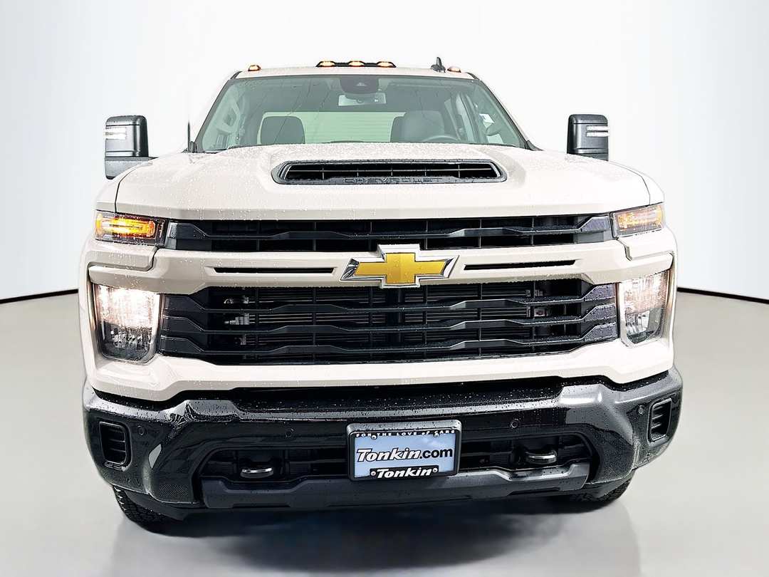 2026 Chevrolet Silverado 2500Hd Custom - Image 2