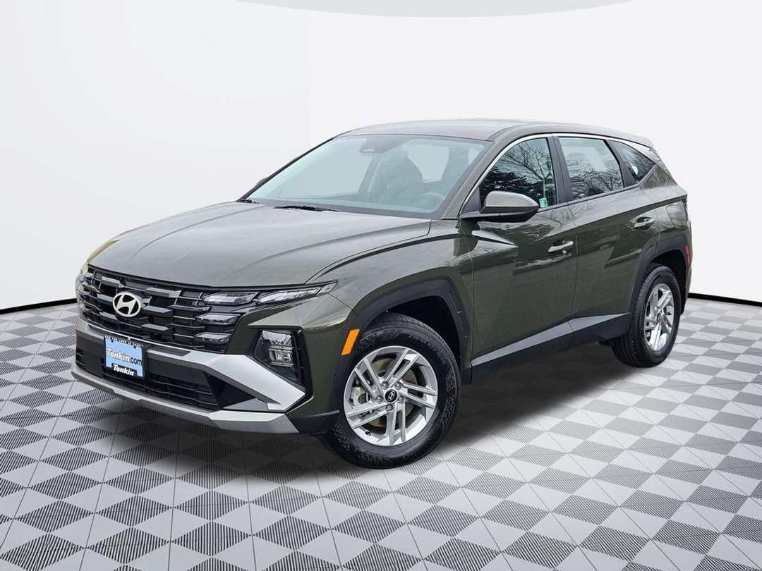 2025 Hyundai Tucson SE - Image 2