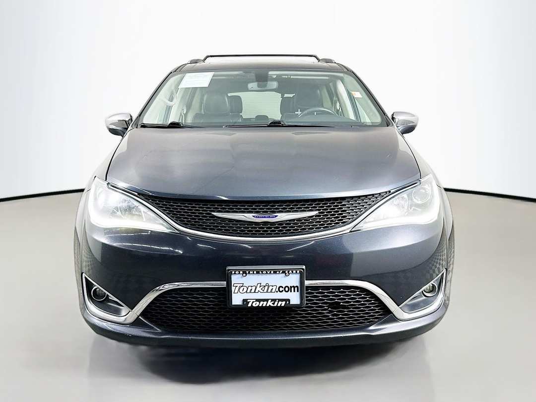 2020 Chrysler Pacifica Limited - Image 2